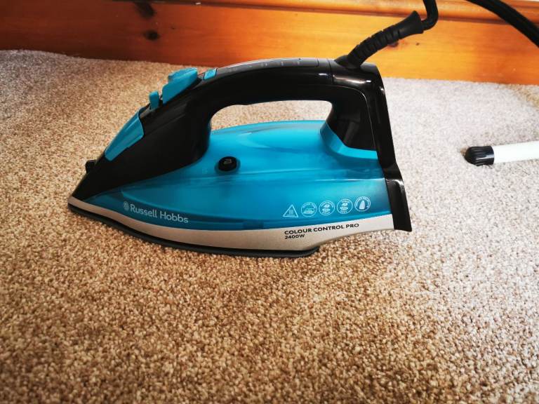 Russell Hobbs Colour Control Pro Iron – Good Working Order