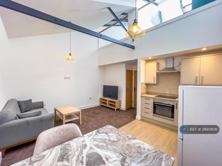 1 bedroom flat in Legrams Mill Residence, Bradford, BD7 (1 bed) (#2690806)