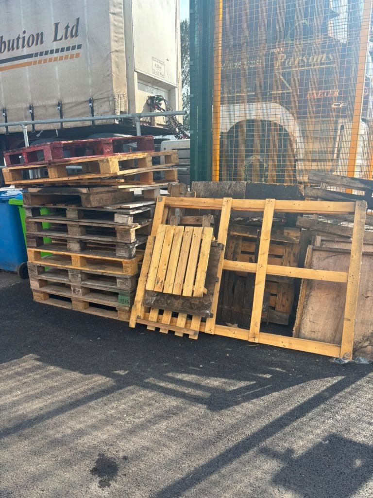 Pallets free to collect 