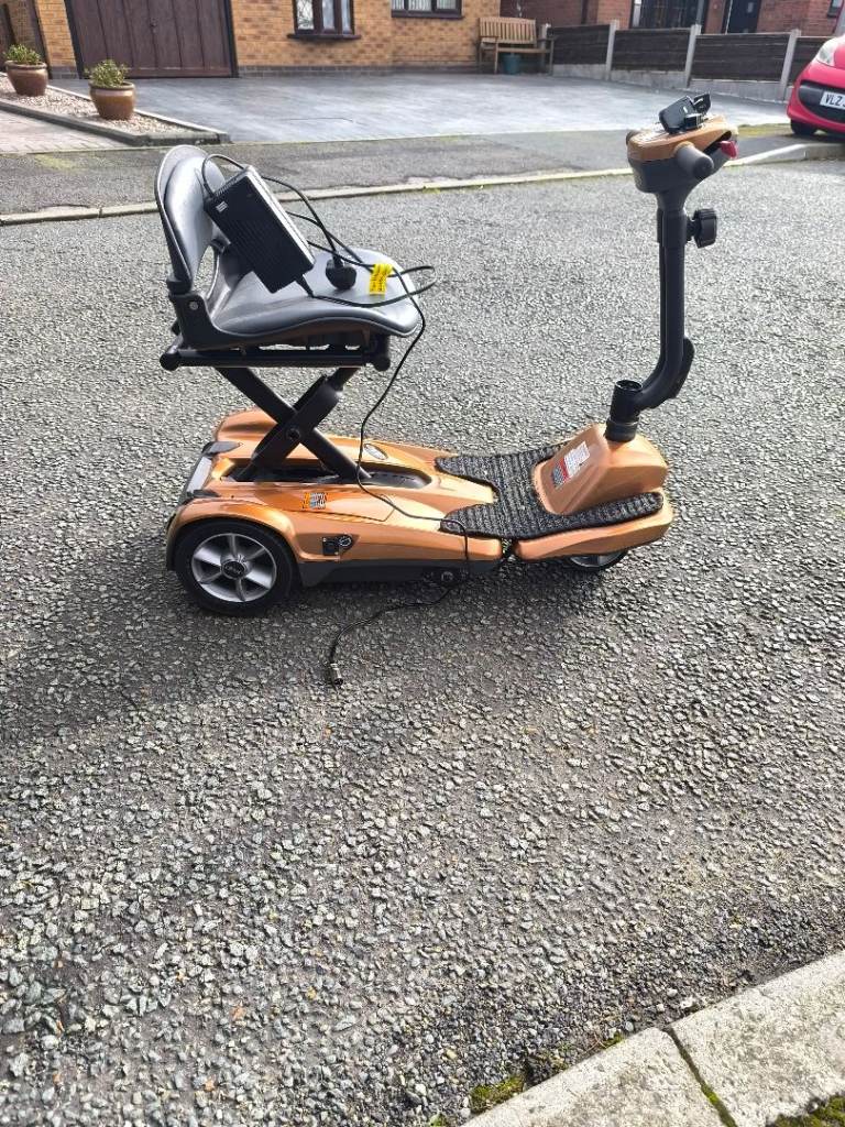 Mobility scooter automatic folding 