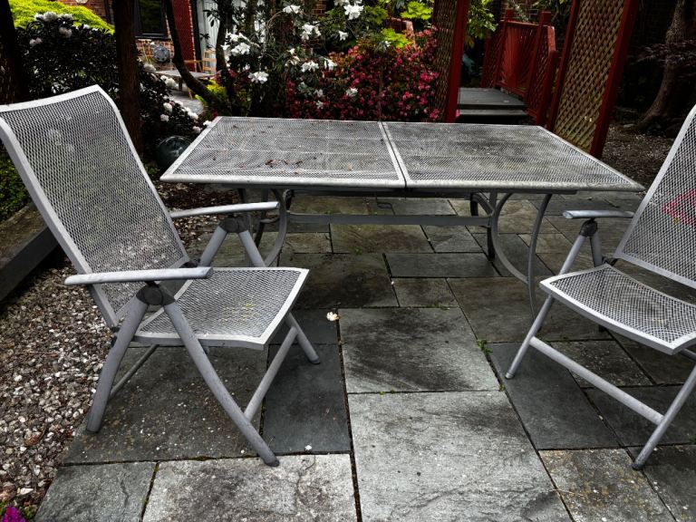 Garden large metal table and 4 chairs FREE