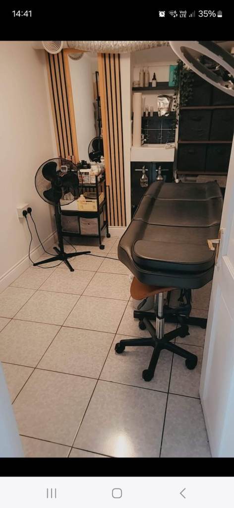 Beauty rooms and nails space/ chair to rent hackney hair salon