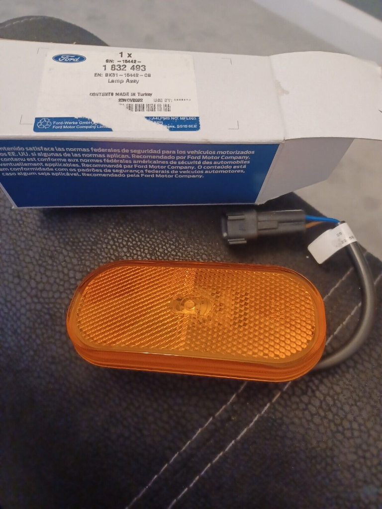  GENUINE FORD TRANSIT SIDE MARKERS 2014 - 2018 NEW IN BOXES