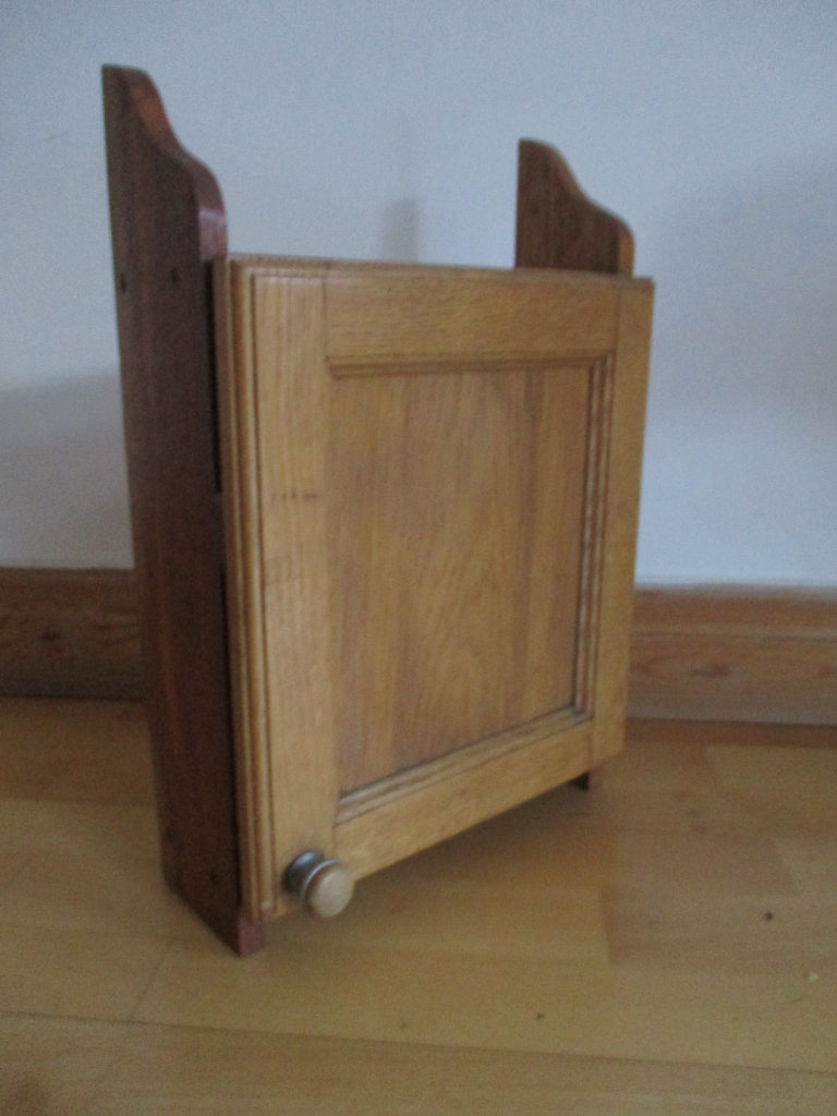 SOLID WOOD CABINET (32cm x 30cm x 12xm) FREE STANDING OR WALL