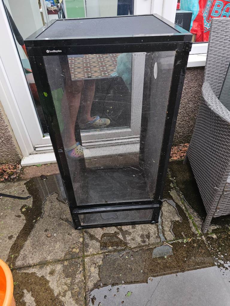 Gone pending collection 18.9 Frog/ amphibian cages with accessories 