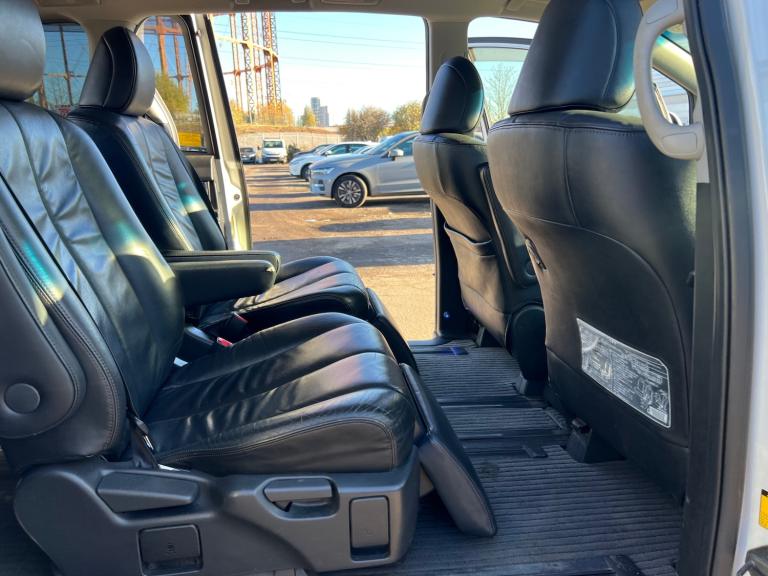 2024 Toyota Estima 2.4 Automatic 7 Seater. 83000 Miles. PETROL. Apple Car Play NAV. CAM. PX OK MP...