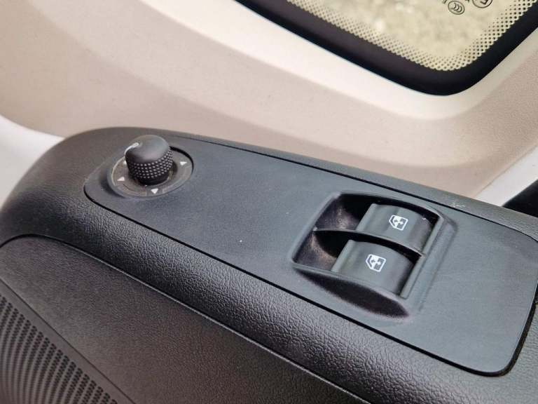 2019 Citroen Relay 2.2 BlueHDi Dropside 165ps CHASSIS CAB DIESEL Manual