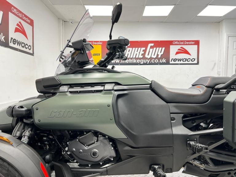 2025 Can-Am Canyon Redrock Semi Automatic Trike with 800 Miles 