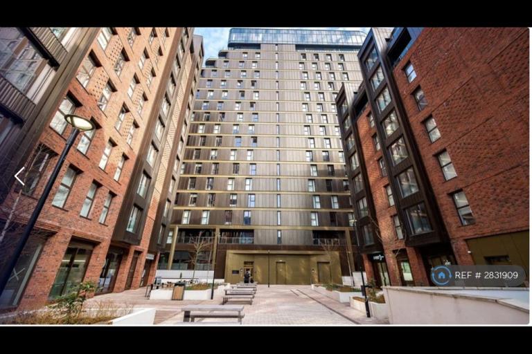 1 bedroom flat in Crump Street, Liverpool, L1 (1 bed) (#2831909)