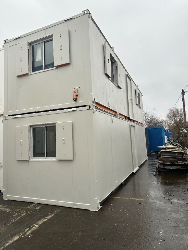 32x10 portable cabin/canteen