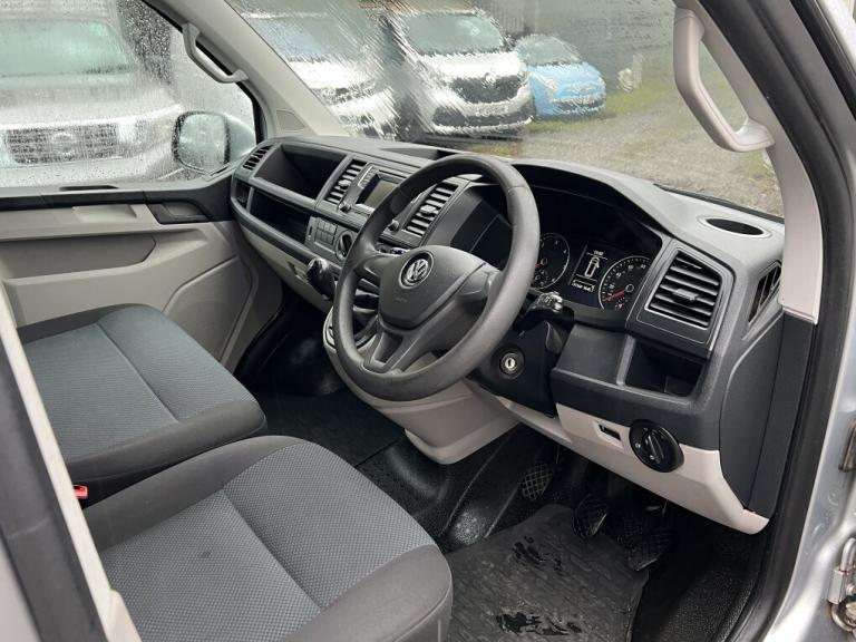 2015 Volkswagen Transporter T28 Trendline TDI BlueMotion Technology Panel van Diesel Manual