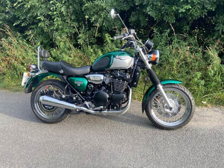 Triumph Legend TT 900