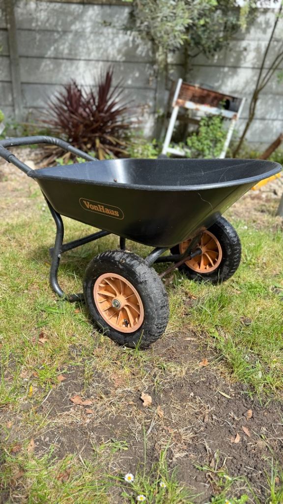 VonHaus 78L Twin Wheel Garden Wheelbarrow – Hardly Used