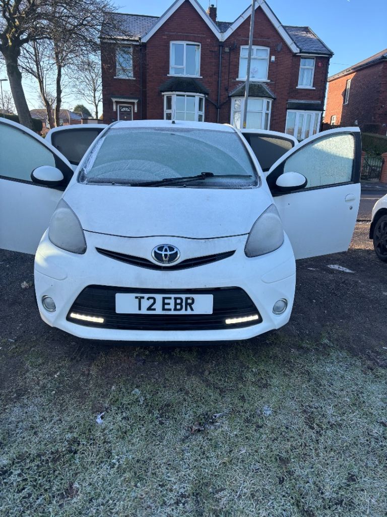Toyota, AYGO, Hatchback, 2013, Manual, 998 (cc), 5 doors