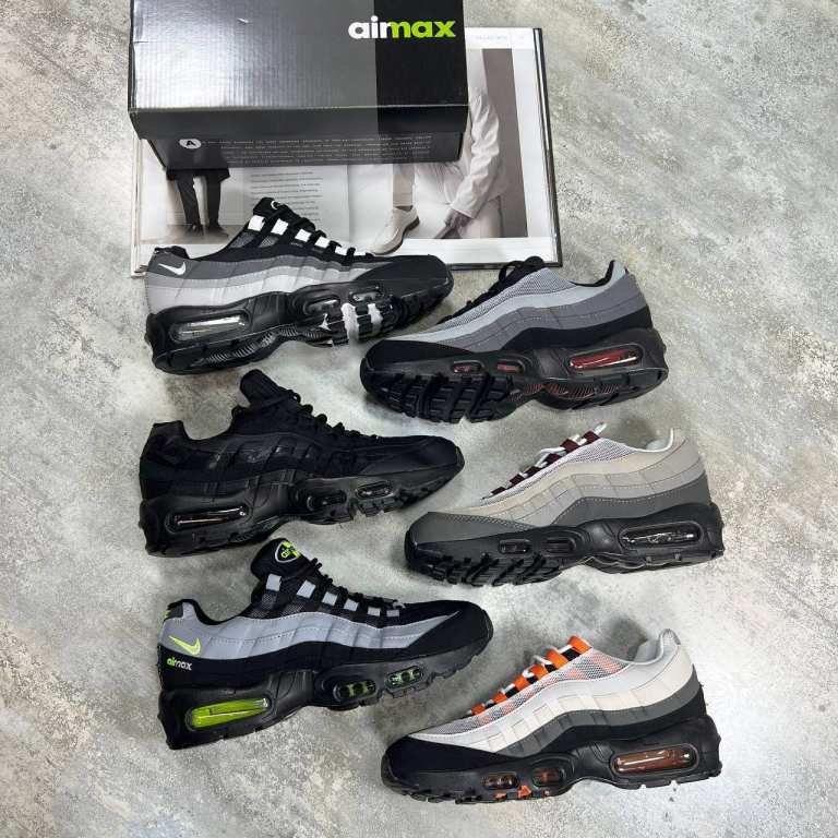 Black Nike Air Max 95 Trainers - All Black Design