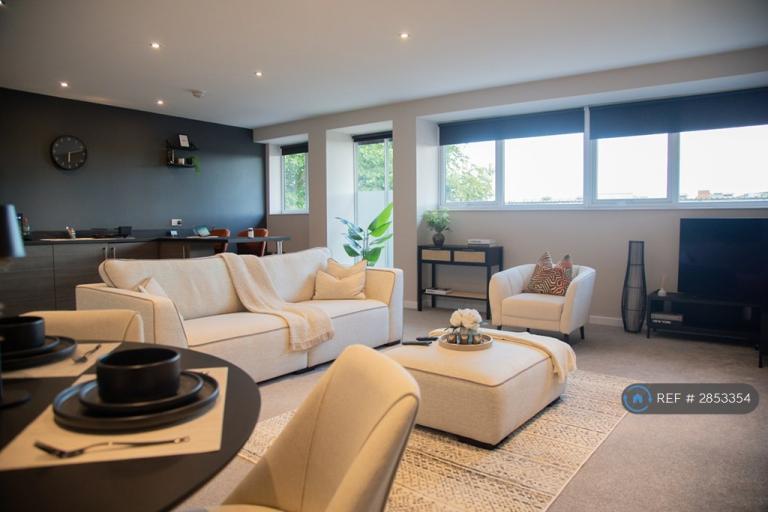 2 bedroom flat in Rope Walk, Ipswich, IP4 (2 bed) (#2853354)