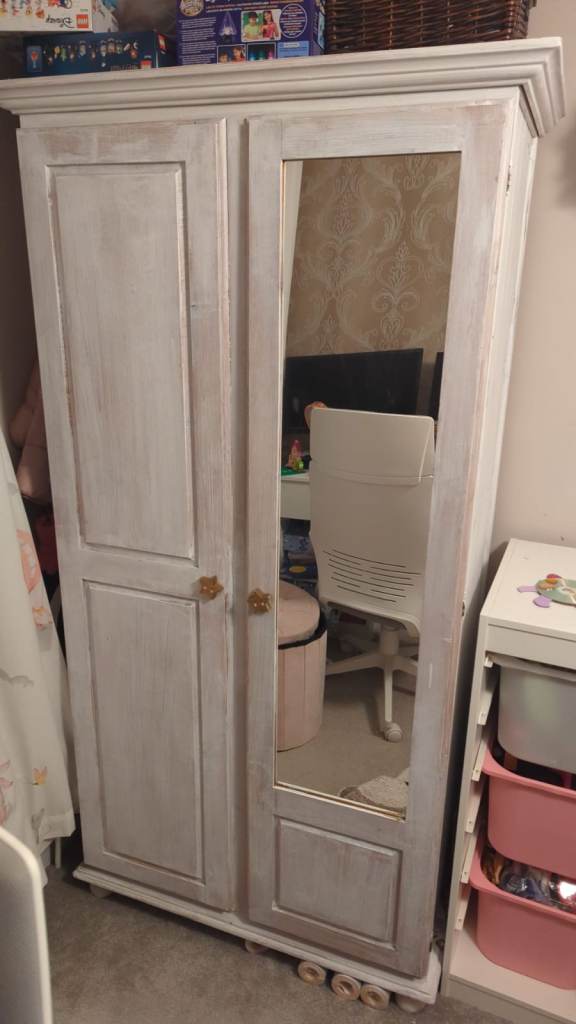 White wooden wardrobe with mirror. Good condition 