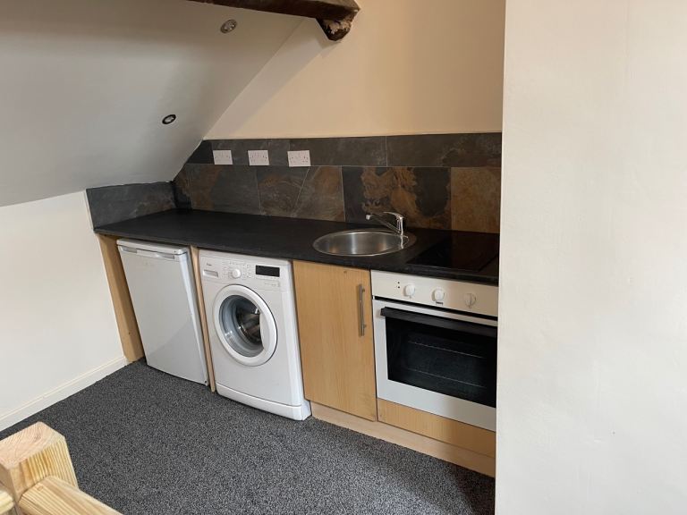 STUDIO FLAT TO RENT / All Bills Included / DN4 / Furnished / For Let / DONCASTER