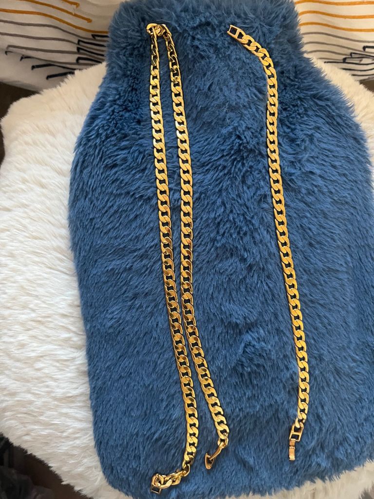 Inch of gold necklace and bracelet 