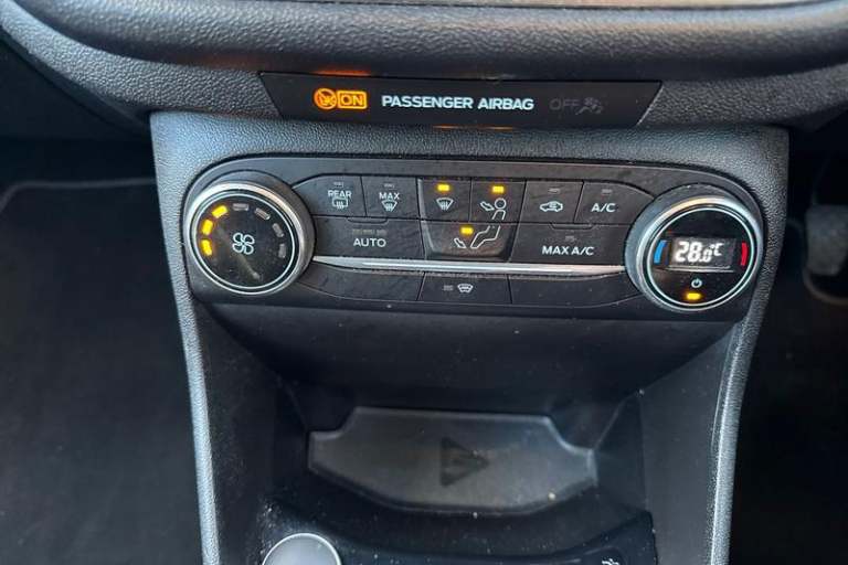 2019 Ford Fiesta 1.0 EcoBoost Titanium 5dr- With Satellite Navigation Manual Hatchback Petrol Manual