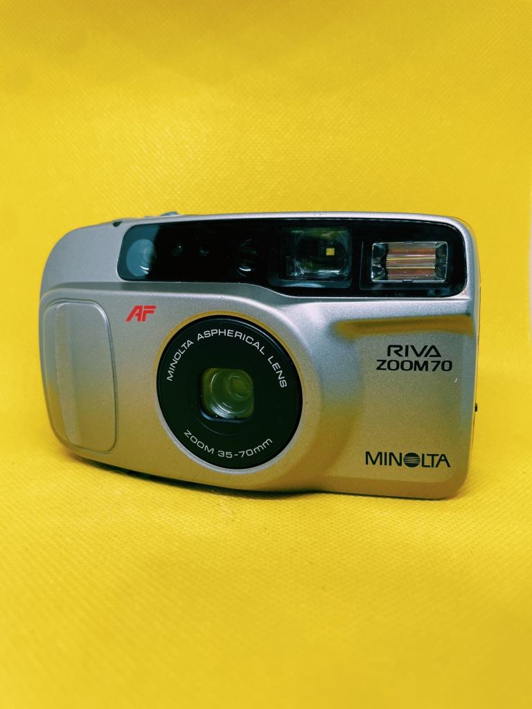 MINOLTA RIVA ZOOM 70 35MM FILM CAMERA POINT AND SHOOT WITH CASE. 
