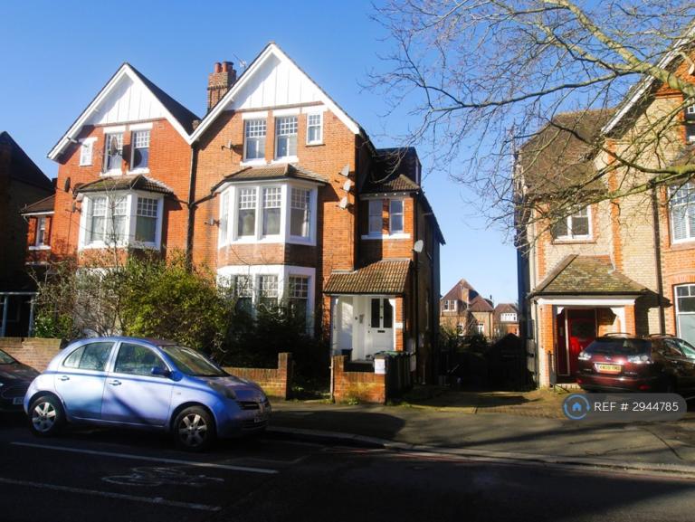 2 bedroom flat in Ambleside Avenue, London, SW16 (2 bed) (#2944785)