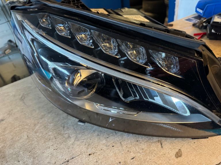 GENUINE MERCEDES W205 C-CLASS 2015-2018 DRIVER SIDE LED HEADLIGHT, A2059069504