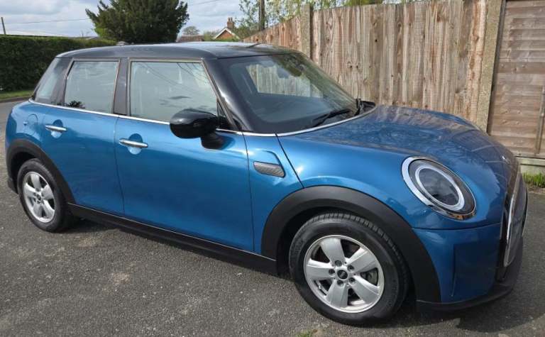2021 MINI Hatch 1.5 Cooper Classic 5dr [Comfort/Nav Pack] Hatchback PETROL Manual