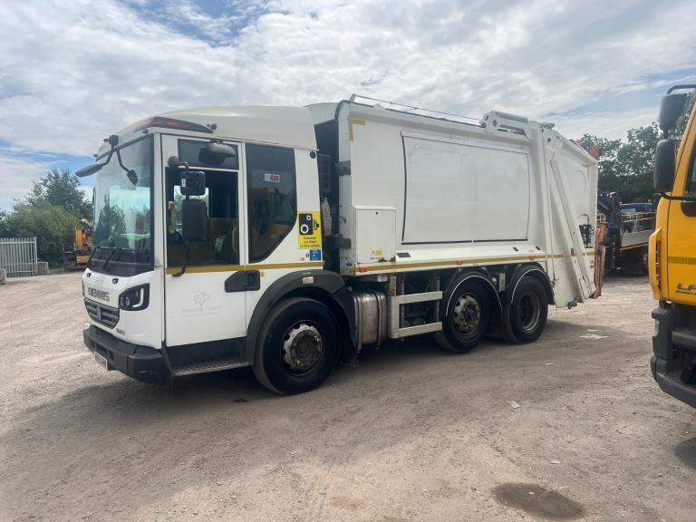 2015 DENNIS ELITE 26 TONNE REFUSE TRUCK , TRADE BIN LIFT ,