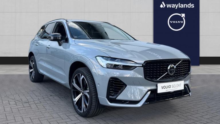 2024 Volvo XC60 Recharge Ultimate, T8 AWD Plug-in hybrid, Electric/Petrol, Dark Estate Petrol Par...