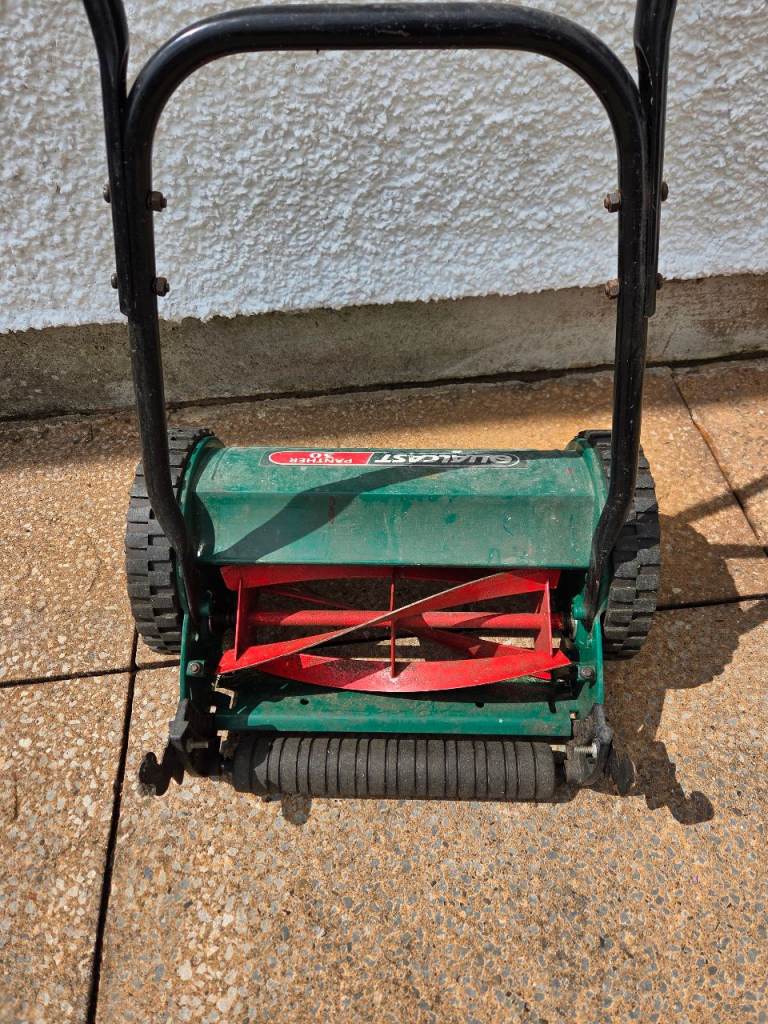 QUALCAST PANTHER 30 Hand Push Lawn Mower good working order CP5