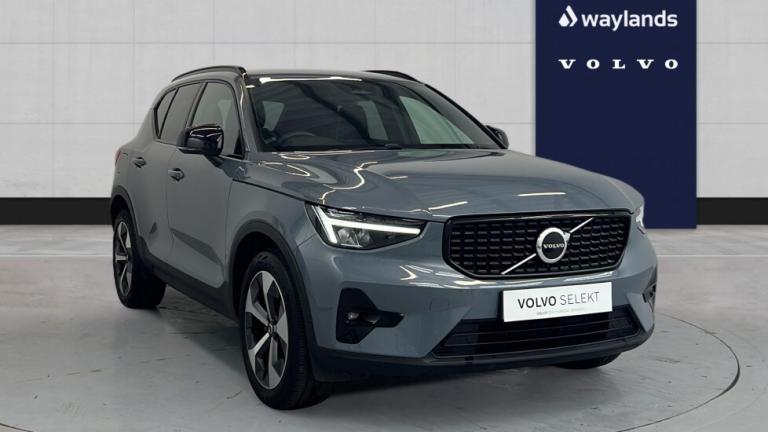 2022 Volvo XC40 Plus, B4 AWD mild hybrid, Petrol, Dark (BLIS, Heated Seats) Estate Petrol Automatic