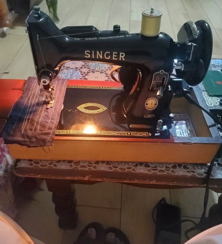 Singer sewing machine 