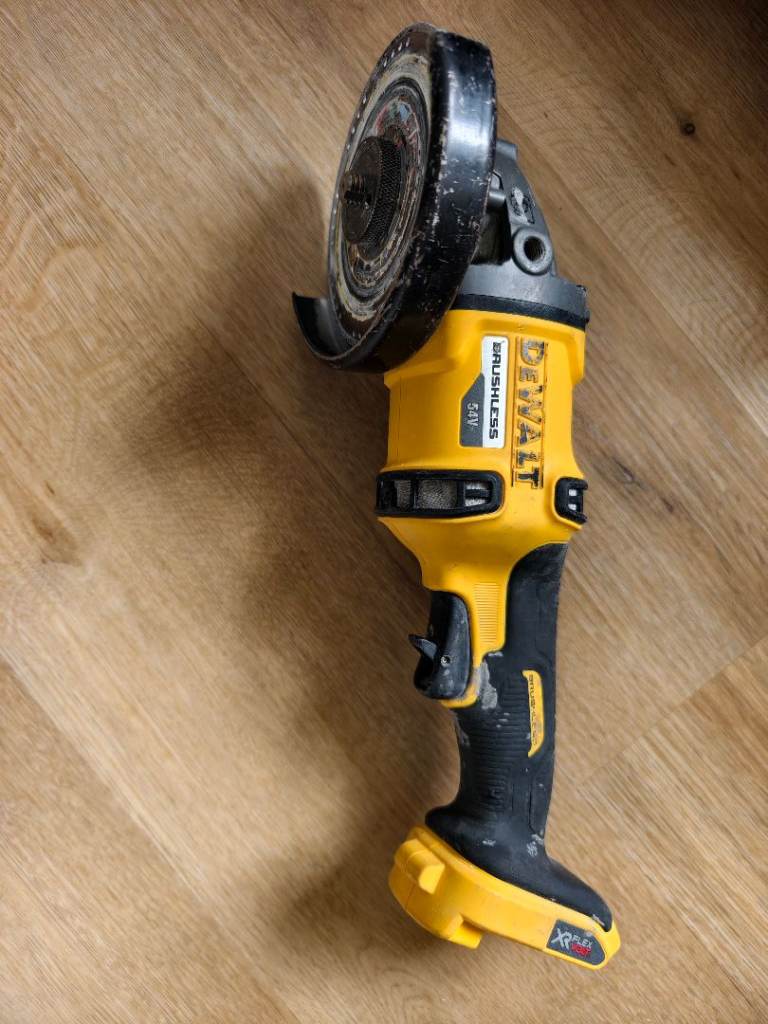 DeWalt DCG414 54V XR FlexVolt 125mm brushless angle grinder, body only