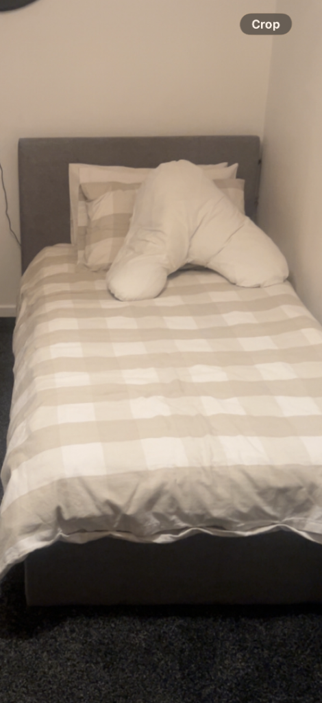 Single ottoman bed 