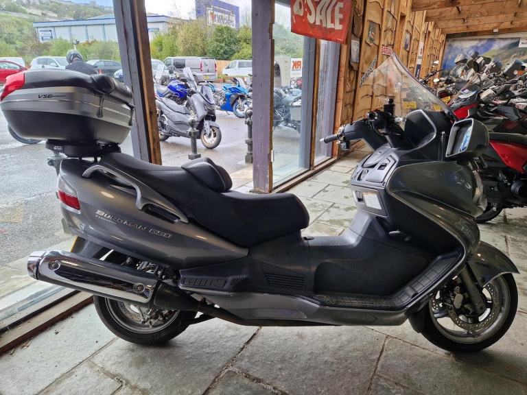 2010 SUZUKI BURGMAN EXECUTIVE 650 IN GREY