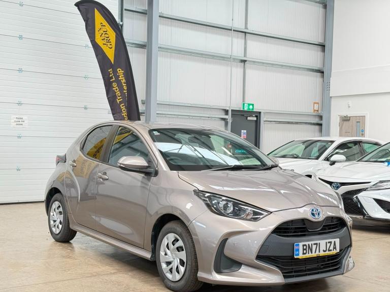 2021 Toyota Yaris 1490 cc Hybrid
