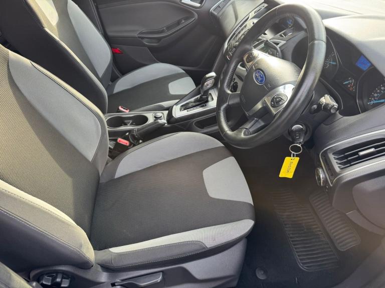 2013 Ford Focus 1.6 125 Zetec 5dr Powershift HATCHBACK Petrol Automatic