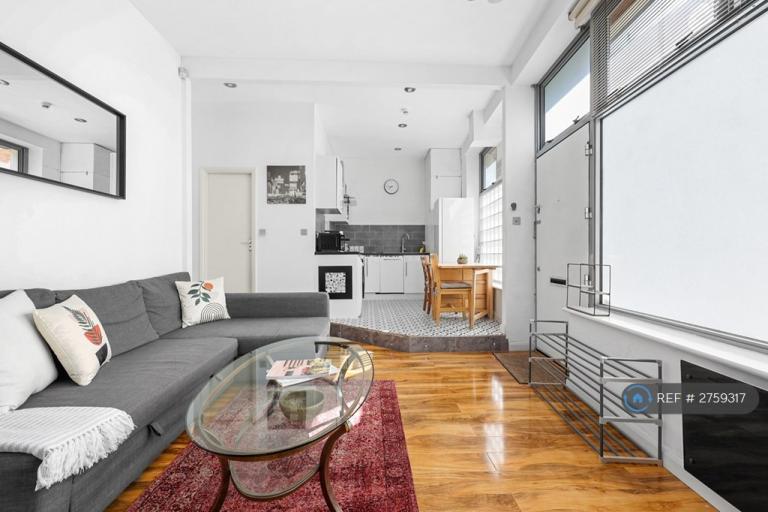 2 bedroom flat in Cheshire Street, London, E2 (2 bed) (#2759317)