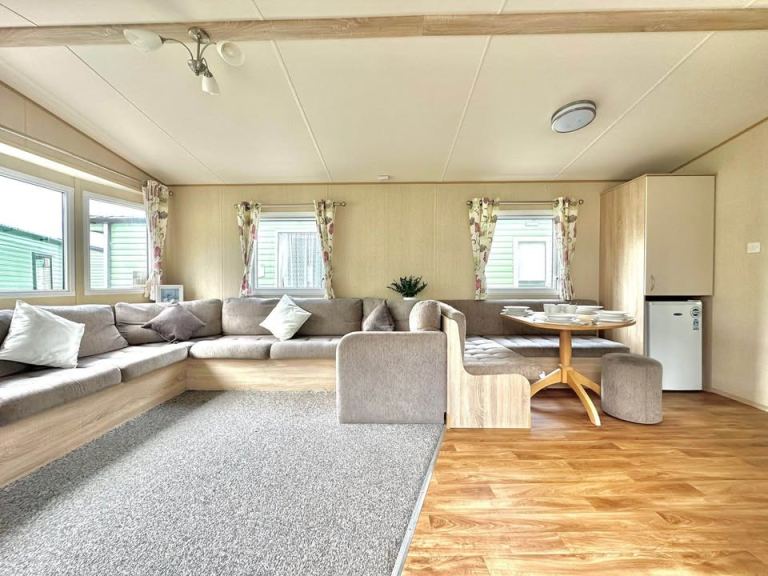 Own this static caravan, 11.5 month use per year - Kent