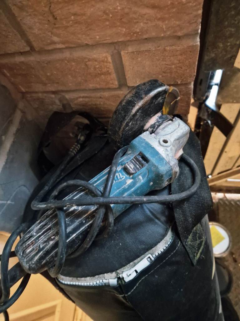 Angle grinder makita 