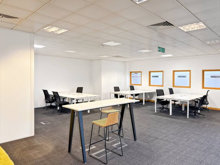 Cambridge - CB23 6DP \ Flexible Coworking Space with Desk Access