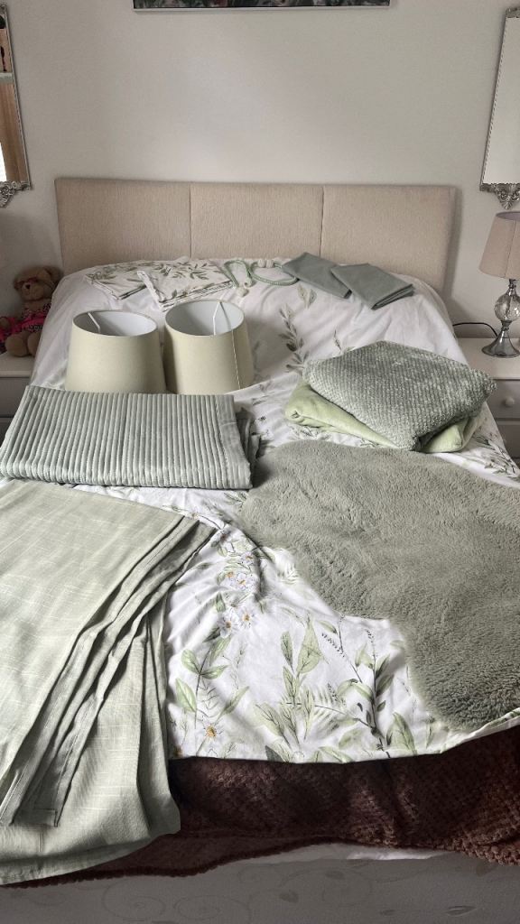 Sage green bedroom bundle £50