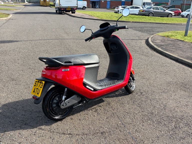 2023 Segway E110S - electric scooter