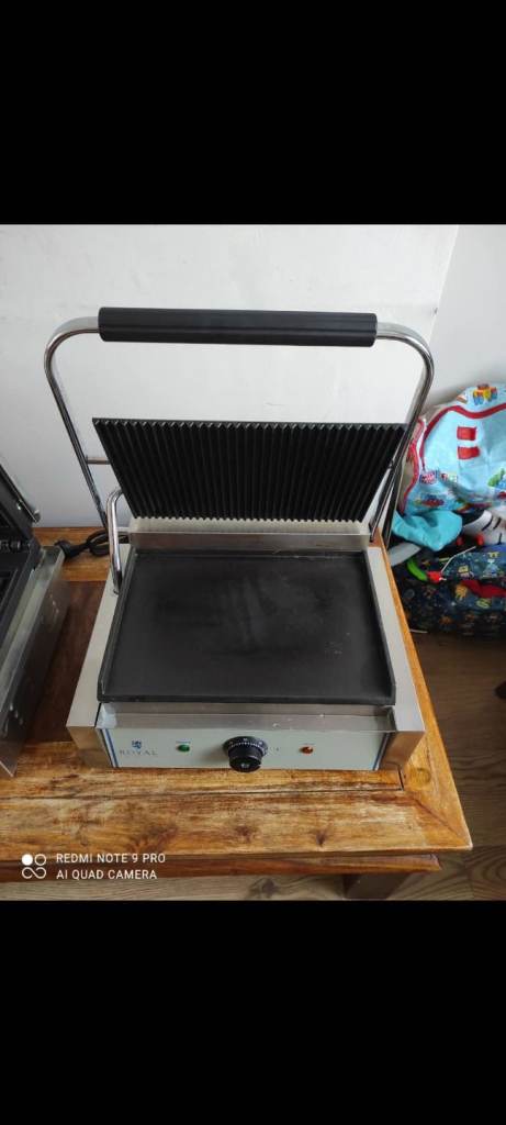 Commercial Panini Press Grill – Good Condition