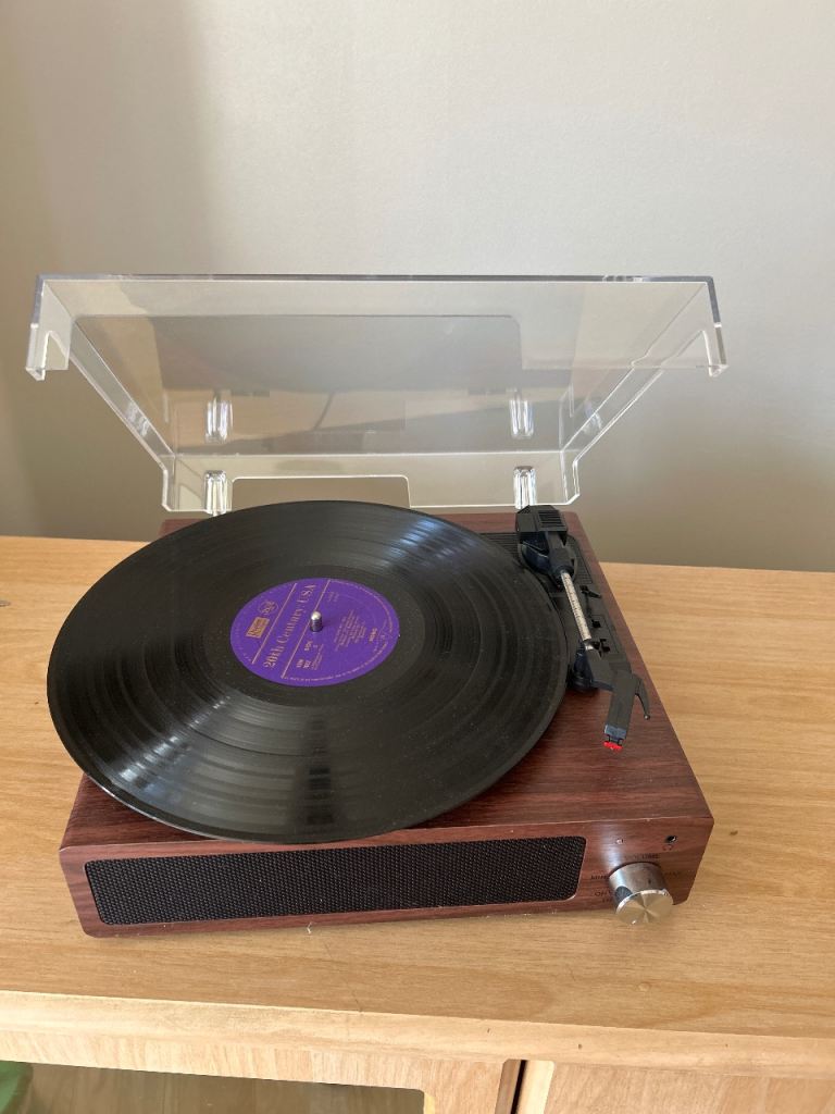 Record Player Turntable with Clear Dust Cover – Good Condition