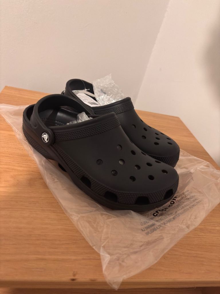 Black crocs