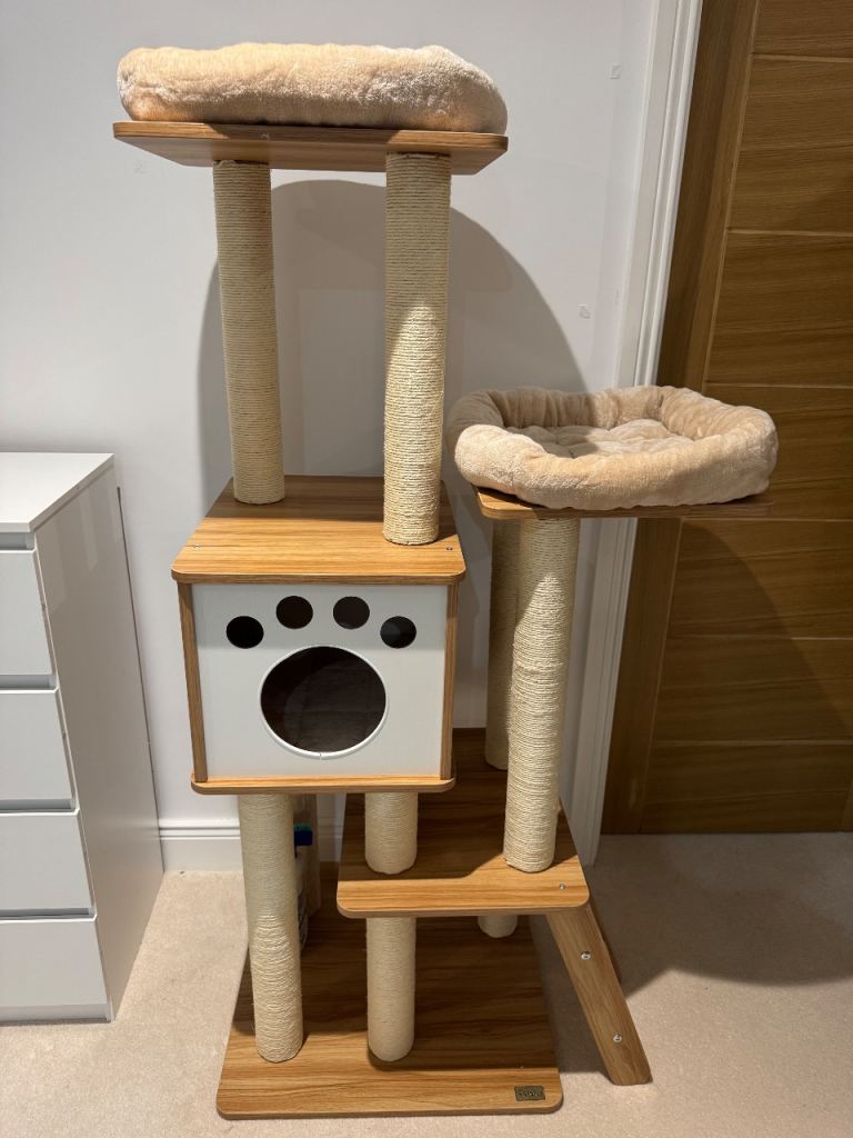 Pitre cat tree