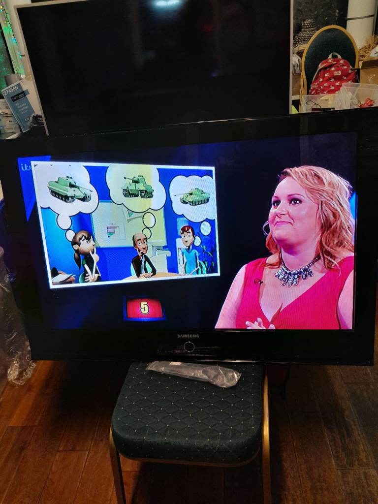 SAMSUNG 42 INCH PLASMA TV. NOT SMART