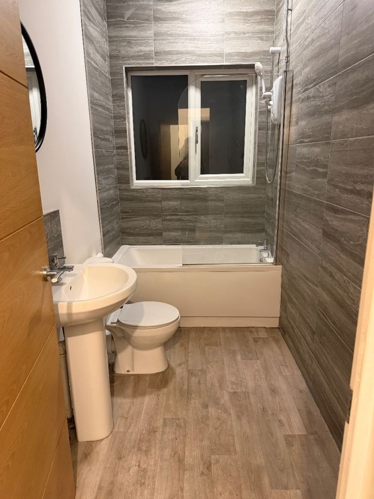 3/4 bedroom house city centre location 